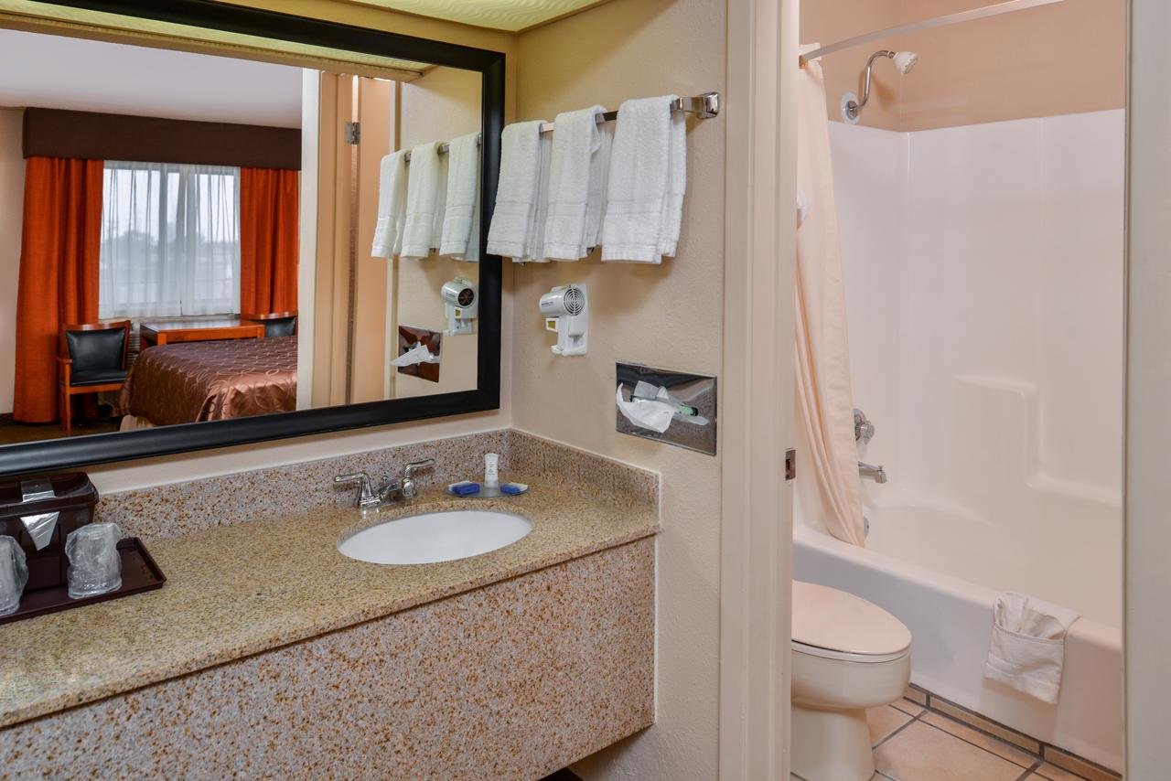 Best Western Executive Inn Hobbs Bagian luar foto