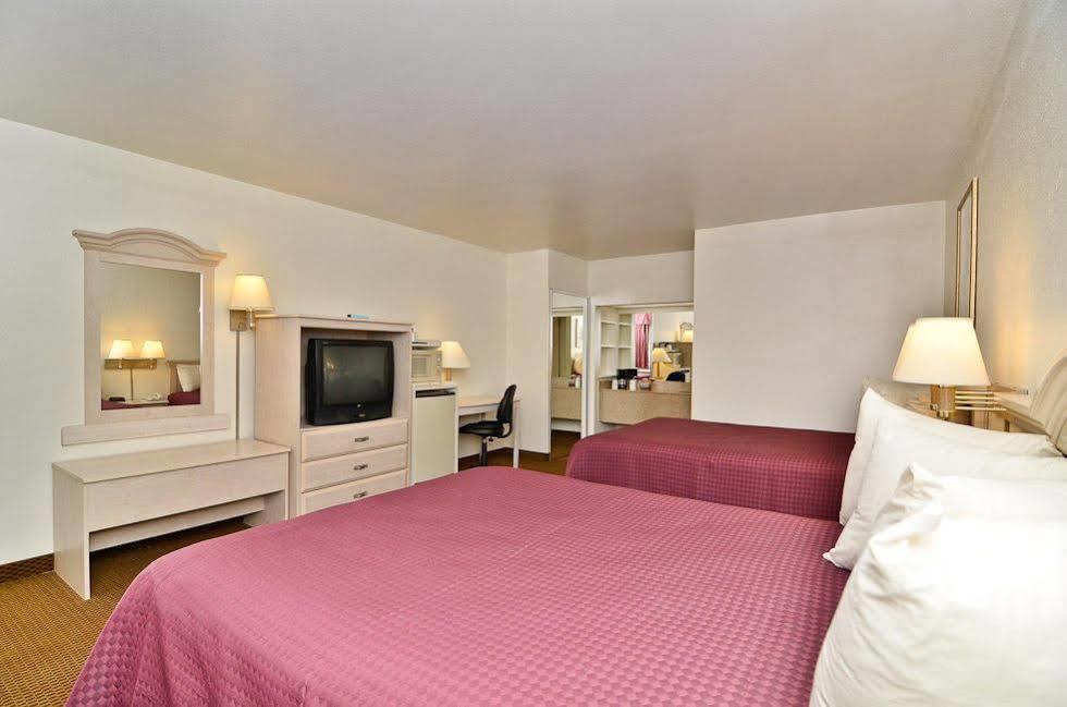 Best Western Executive Inn Hobbs Bagian luar foto